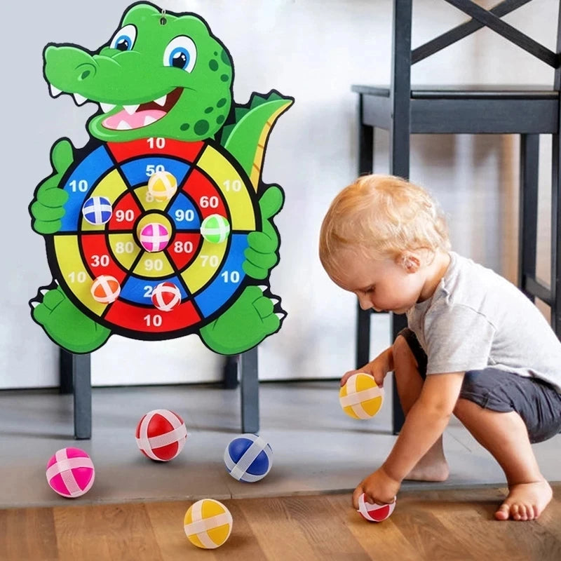 Jeu Montessori enfants dès 3 ans lancer de balles sur cible pour la motricité