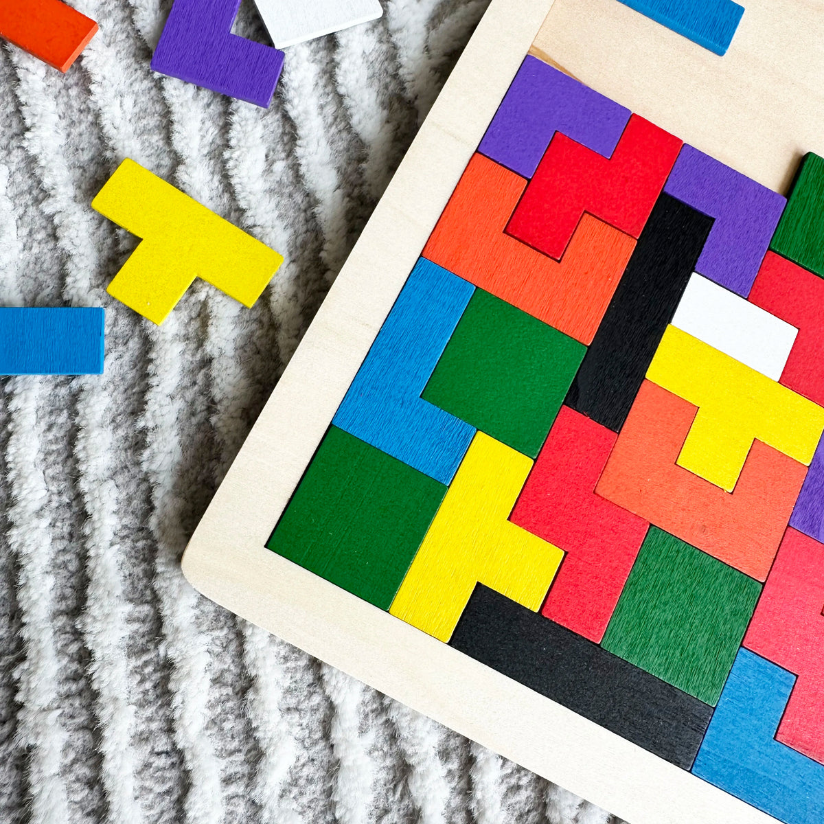 Puzzle en bois 3D coloré